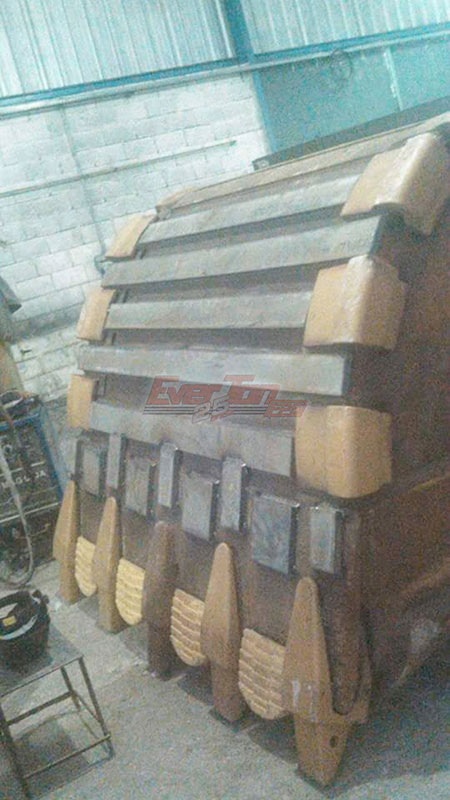 REFORMA DE CAÇAMBA PARA TRATOR Imagem de REFORMA DE CAÇAMBA PARA TRATOR